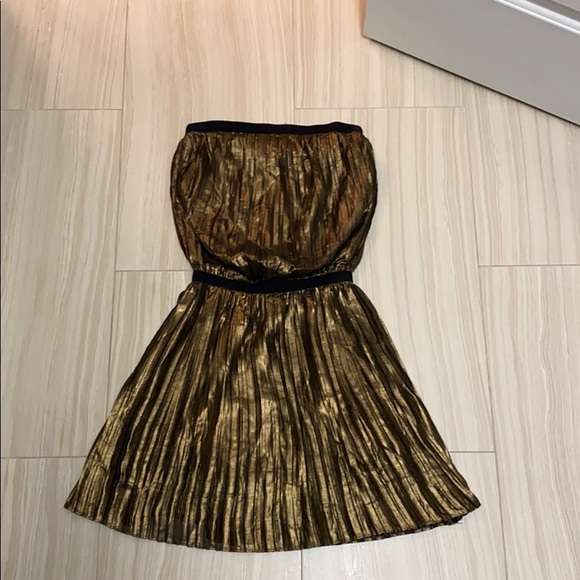 Dresses & Skirts - Gold Dress